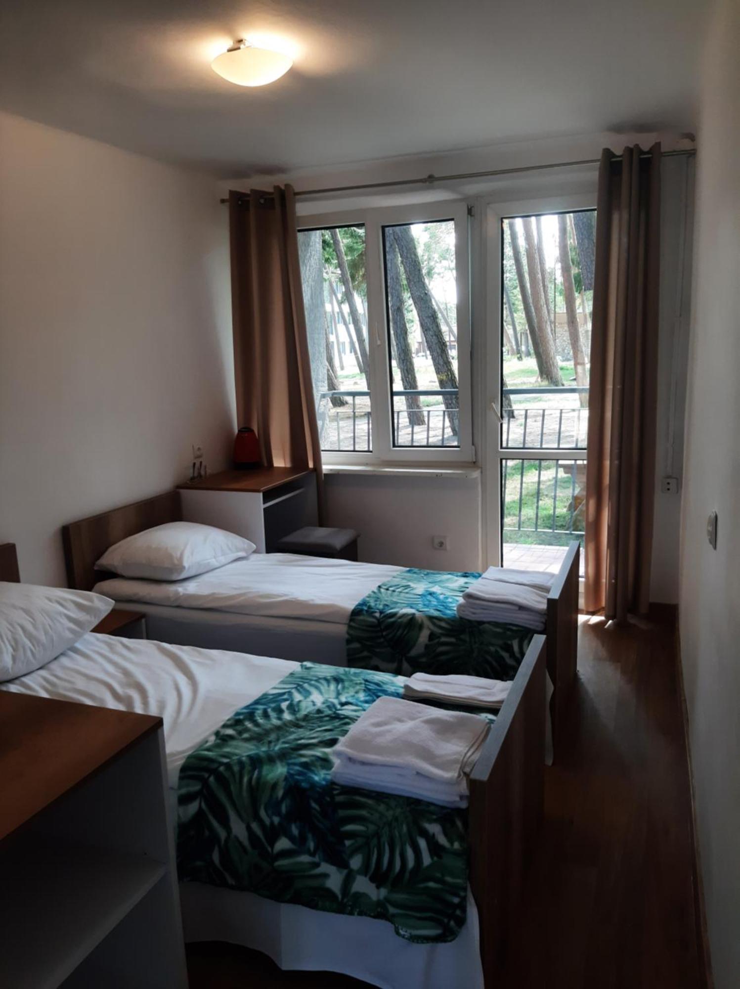Hotel Domki Osrodek Wypoczynkowy Neptun à Ujście-Darłowskie Extérieur photo