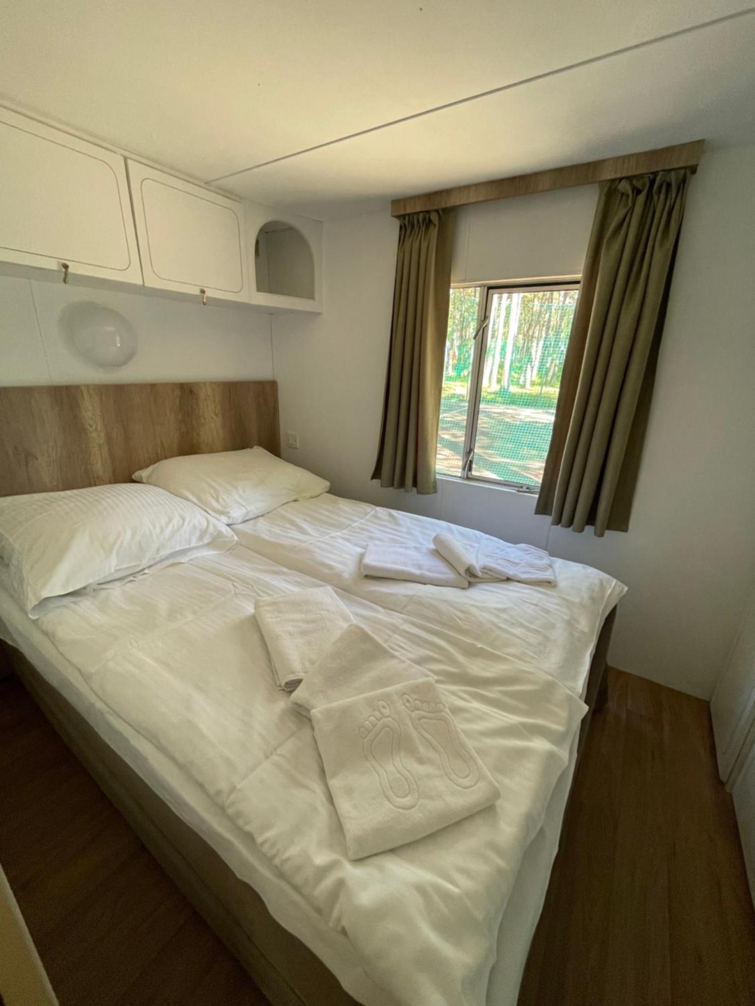 Hotel Domki Osrodek Wypoczynkowy Neptun à Ujście-Darłowskie Extérieur photo